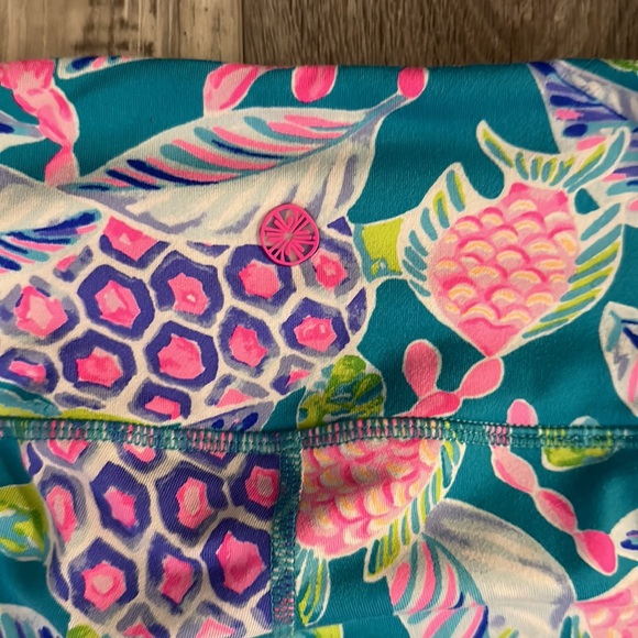 Leggings!  Lilly Pulitzer LUXLETIC, Size XXS, EUC, waistband and side pockets - Picture 2 of 6